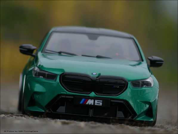 1:18 BMW M5 (G90) Isle of Man Grün Metalli Alpina Alufelgen + OVP